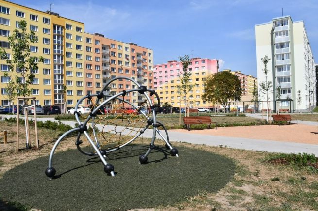 DSC_0788_VnitroblokTBrzkové_fotoRadkaŽÁKOVÁ