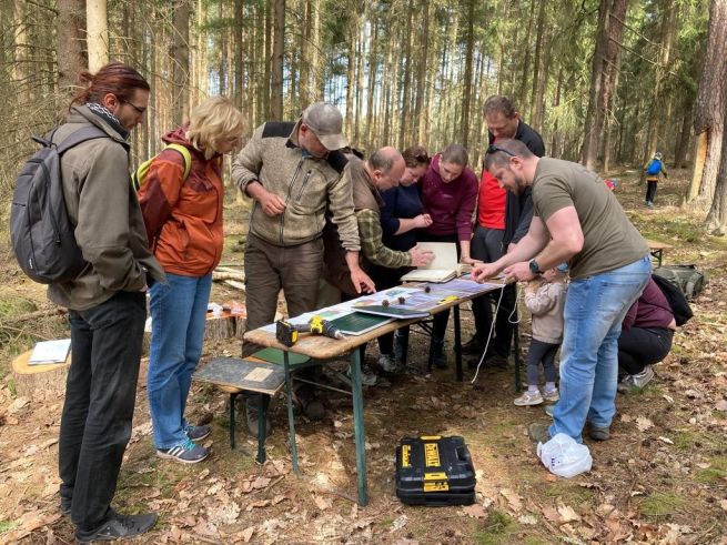 Sázení lesa05_fotoMartinaKOVARIKOVA Sázení lesa05_fotoMartinaKOVARIKOVA